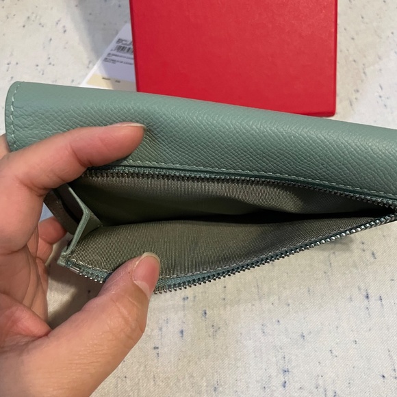 Ferragamo Lucky Charme Gancini Continental Wallet - Picture 5 of 8